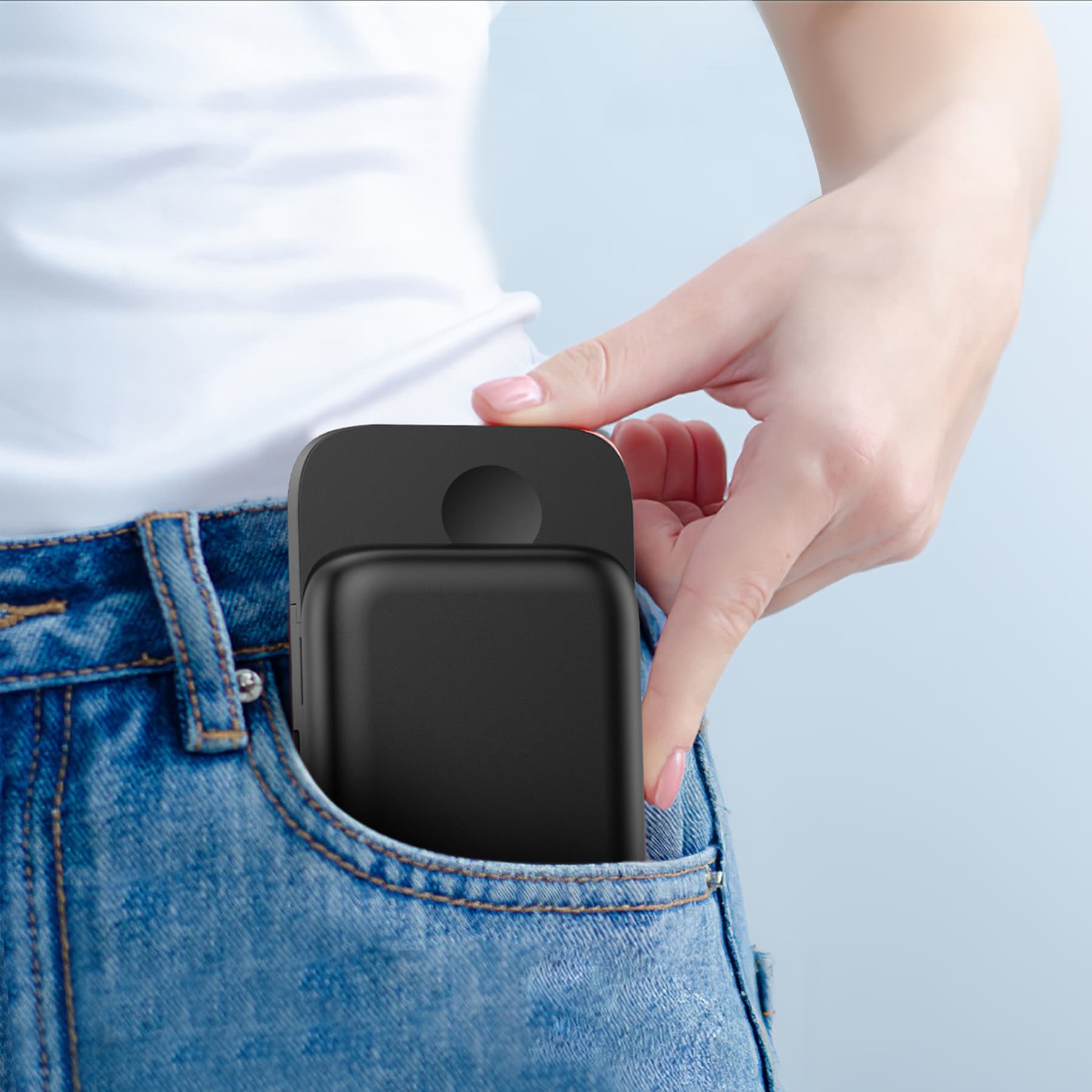 Wireless Charging Dock With 3-in-1 Multifunctionality