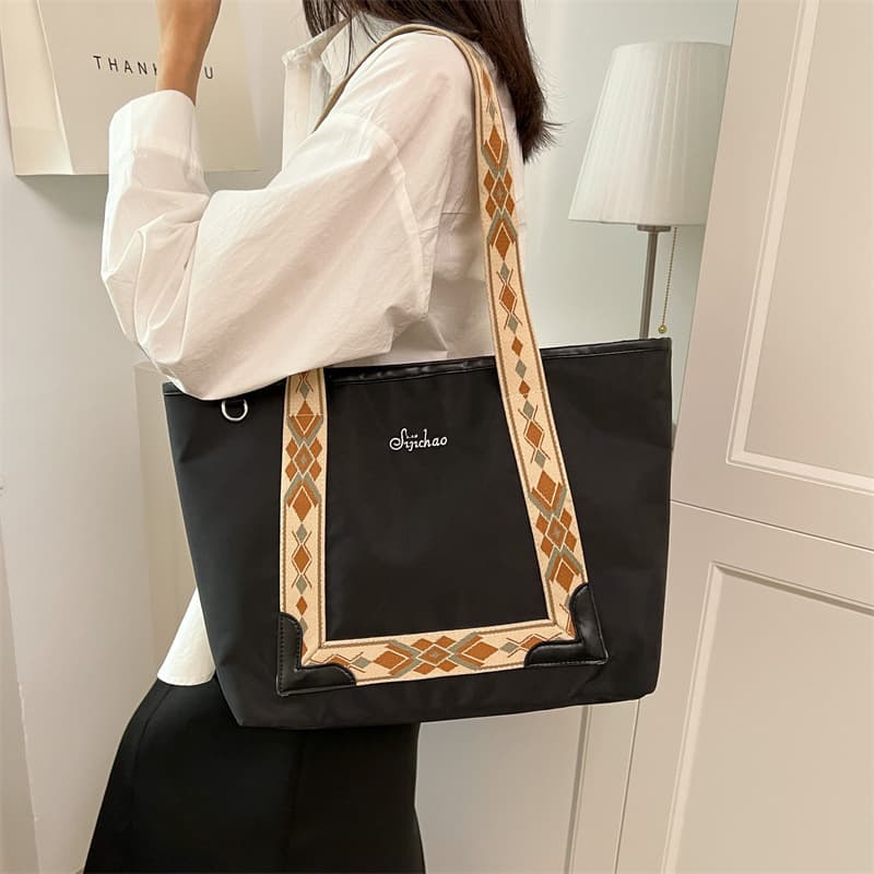 Commuter Large Capacity tote bag for woman thumbnail 3