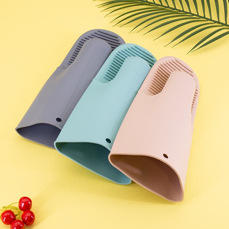 Silicone Heat-resistant Kitchen Gloves thumbnail 2