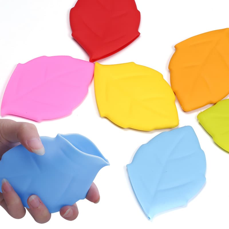 Leaf Shape Silicone Folding Cup thumbnail 2