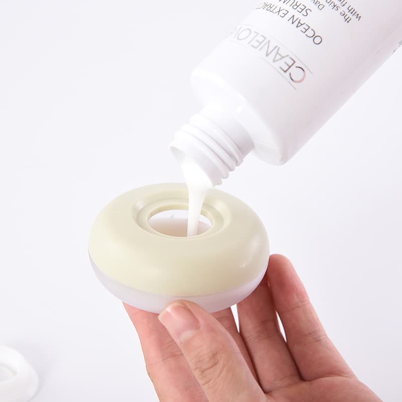 Travel Squeeze Toiletry Bottles thumbnail 4