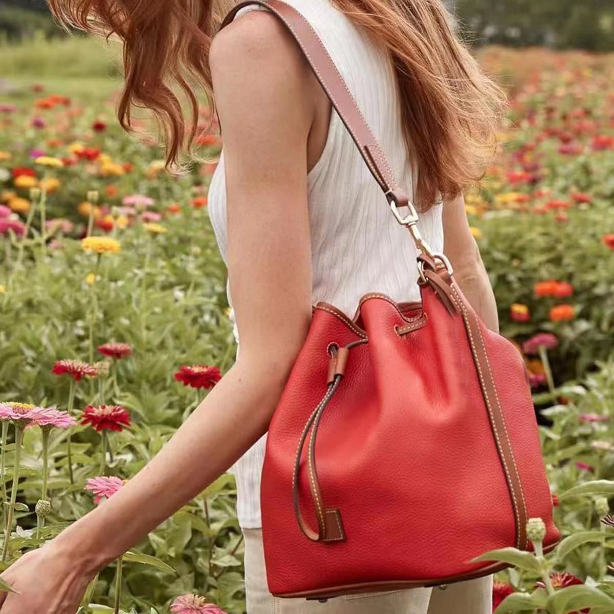 Large Capacity Cross-body Bucket Bag thumbnail 2