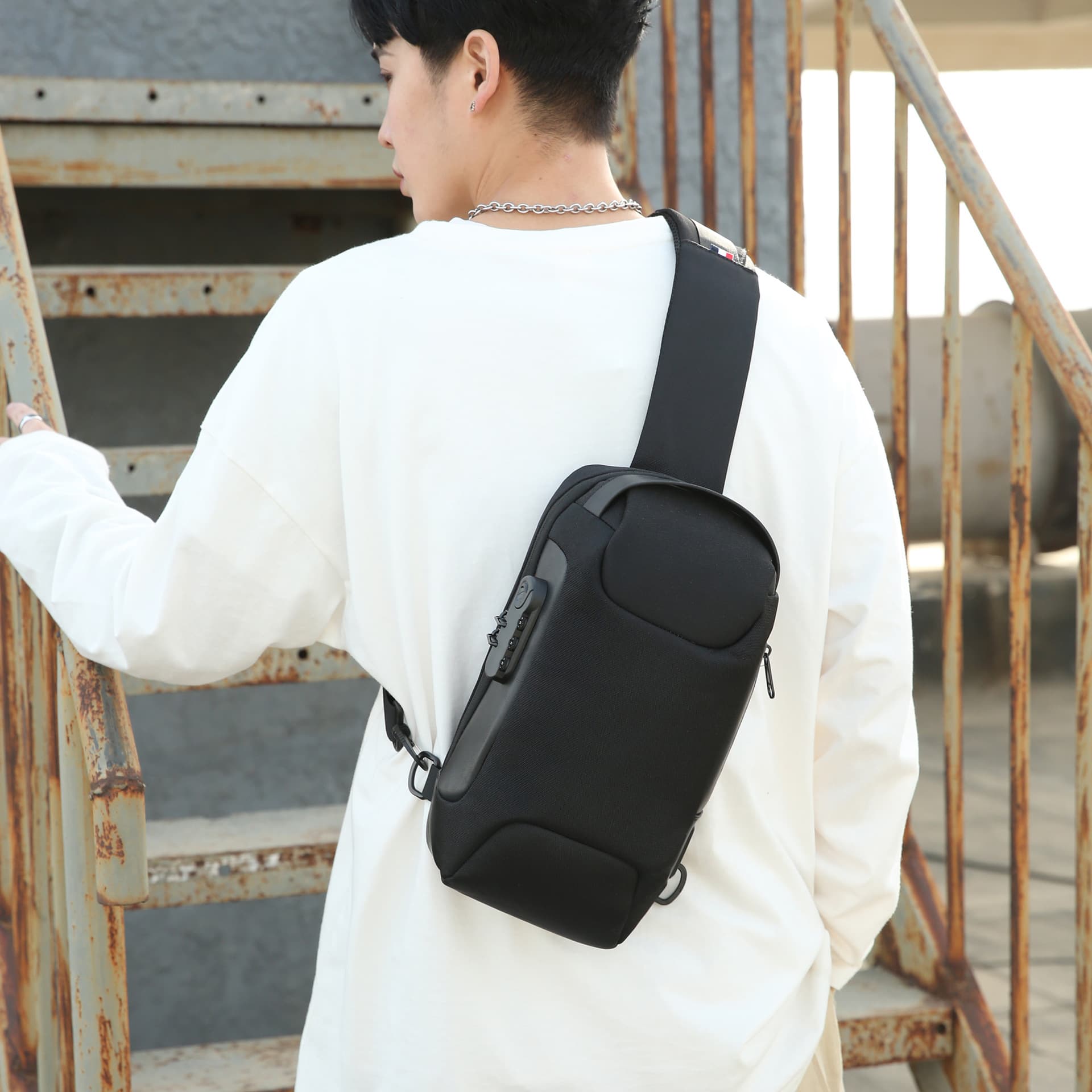 Men’S Chest Bag thumbnail 12