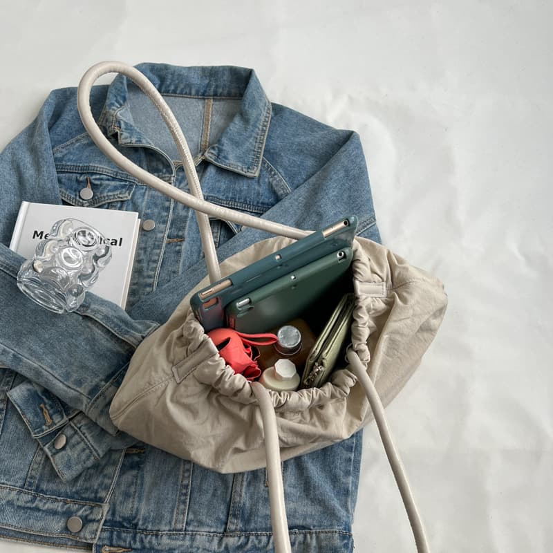 Nylon Fluffy Large Capacity Tote Shoulder Bag thumbnail 3