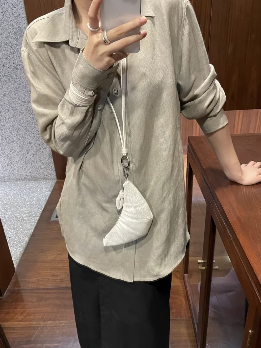 Genuine Leather Hanging Neck Phone Bag thumbnail 6