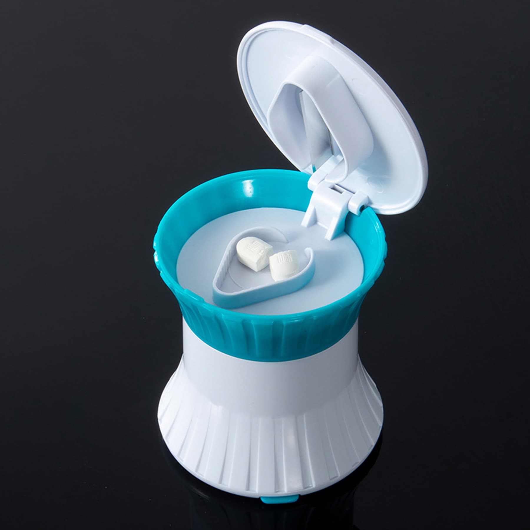 3 In 1 Pill Box With Pill Crusher Cutter Splitter Grinder thumbnail 5