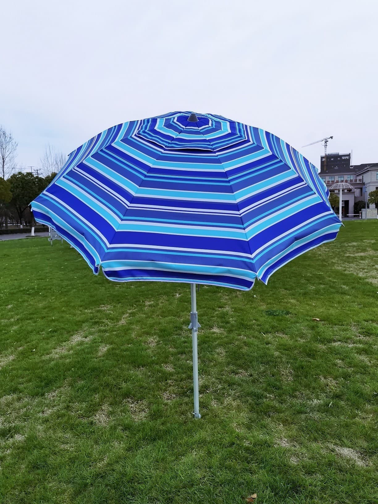 Portable Sun Shade Beach Umbrella thumbnail 4