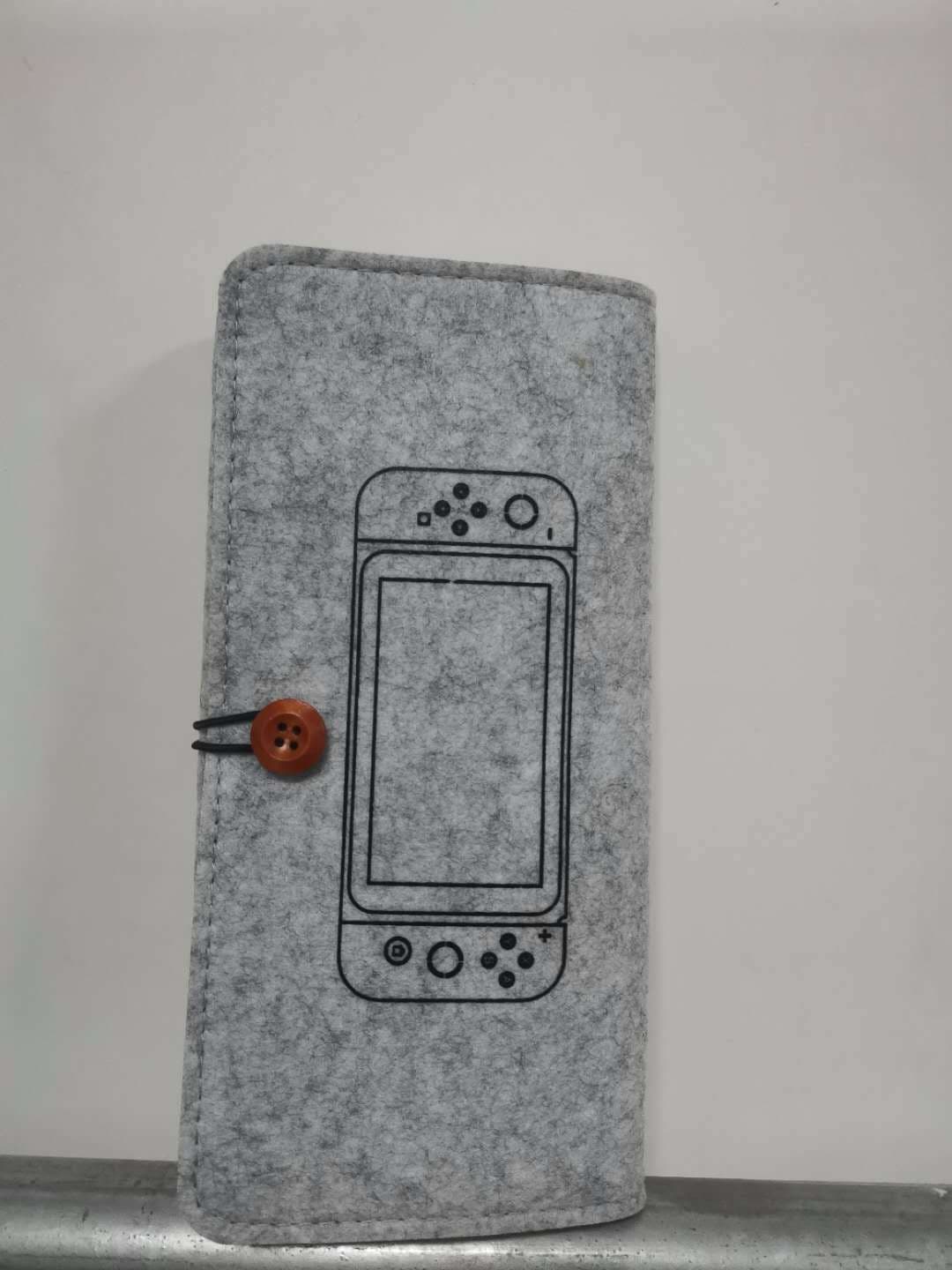 Carrying Case For Game Console thumbnail 5