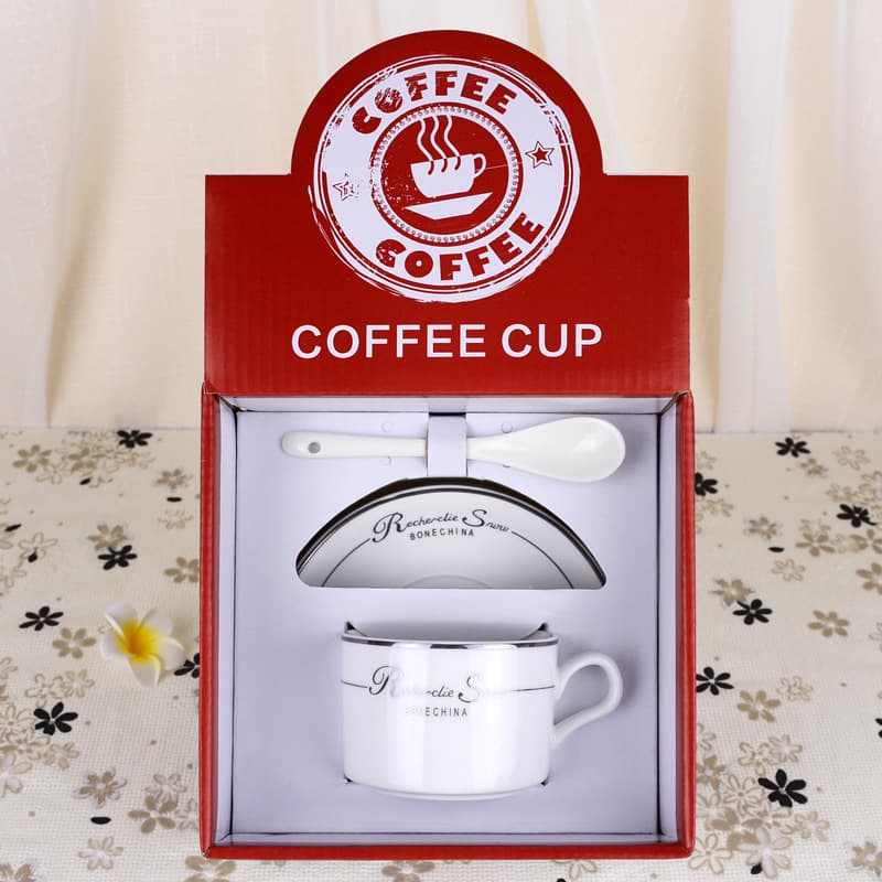 Tea Cups and Saucers Set thumbnail 3