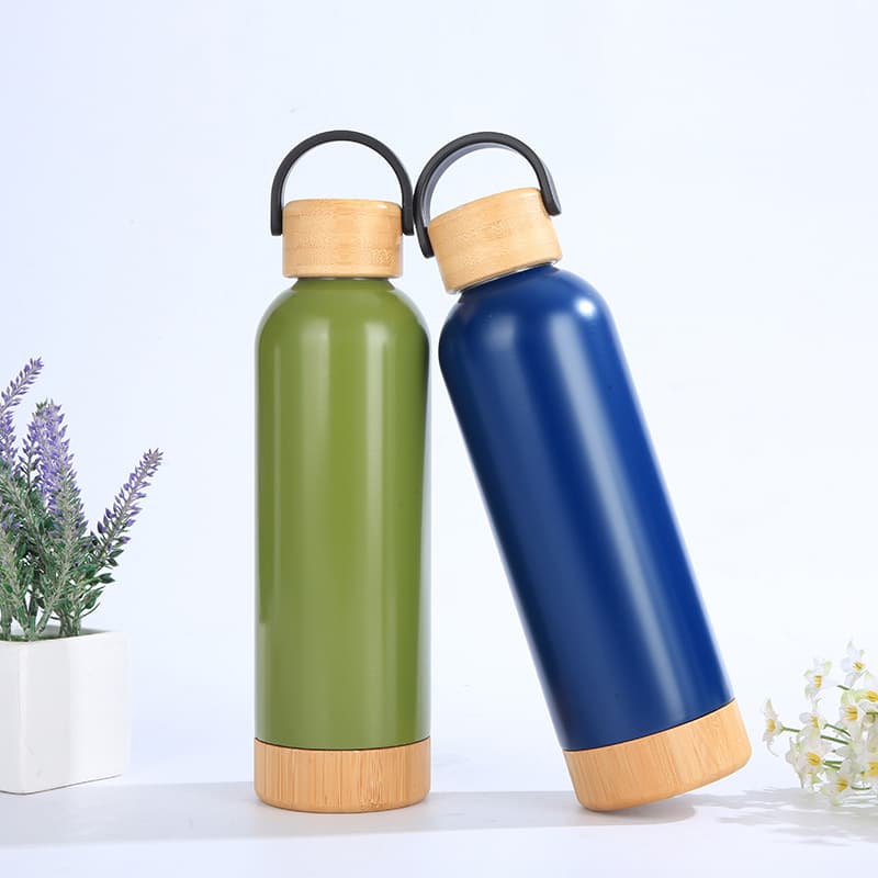 Vacuum Bottle with Bamboo Lid and Base thumbnail 6