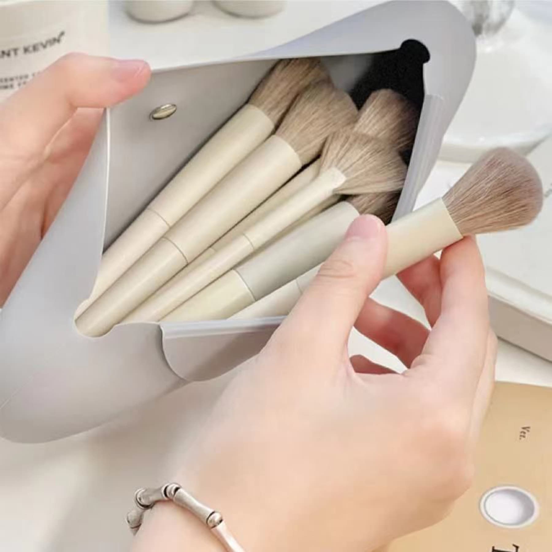 Travel Makeup Brush Holder 