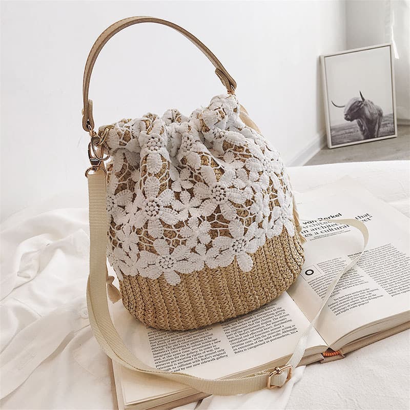 Chic Straw Women’s Summer Beach Bag with Removable Handle
