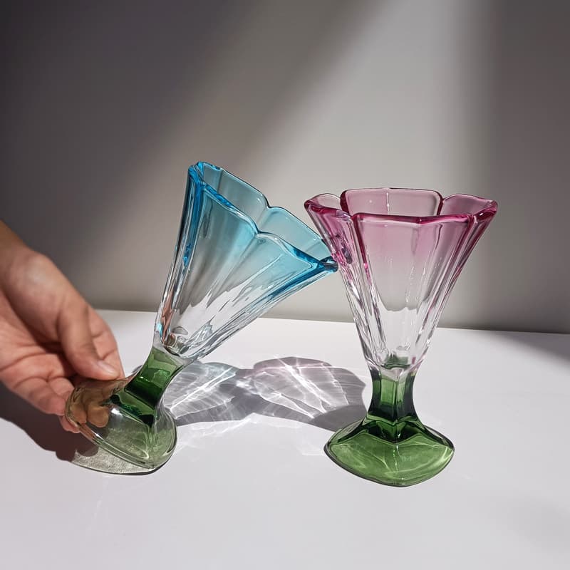 Colored tulip glass thumbnail 4