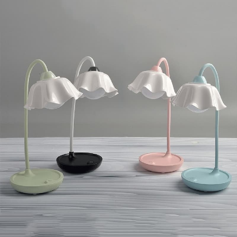 Flower Shaped Rechargeable LED Table Lamp thumbnail 4