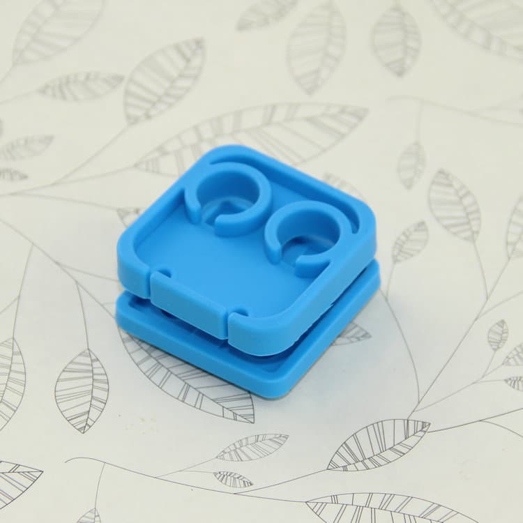 Silicone Earphone Winder/ Holder thumbnail 5